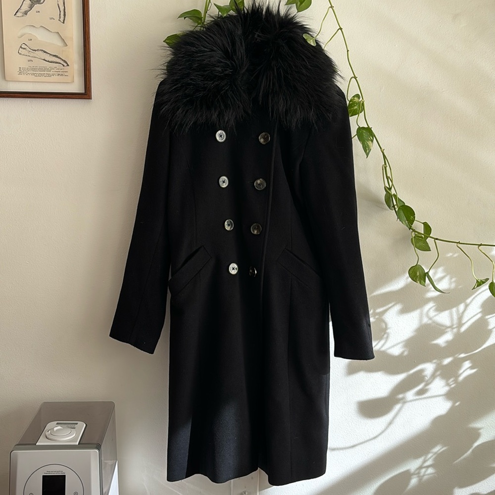 Elegant, beautiful Tahari faux fur trim wool coat. Fur collar is detachable.